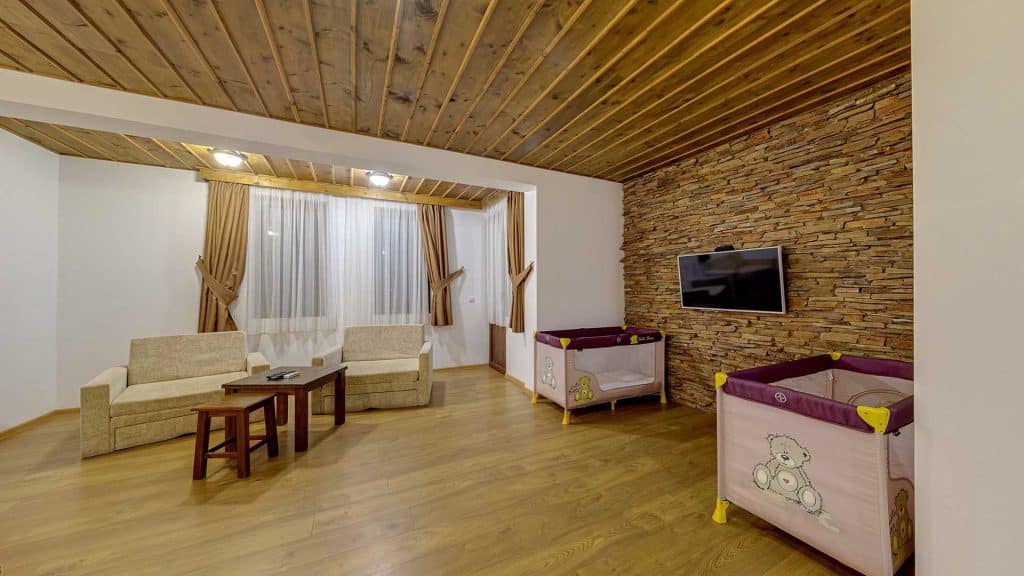 Настаняване в хотел Шумен - комплекс Стара Плиска - VIP стая