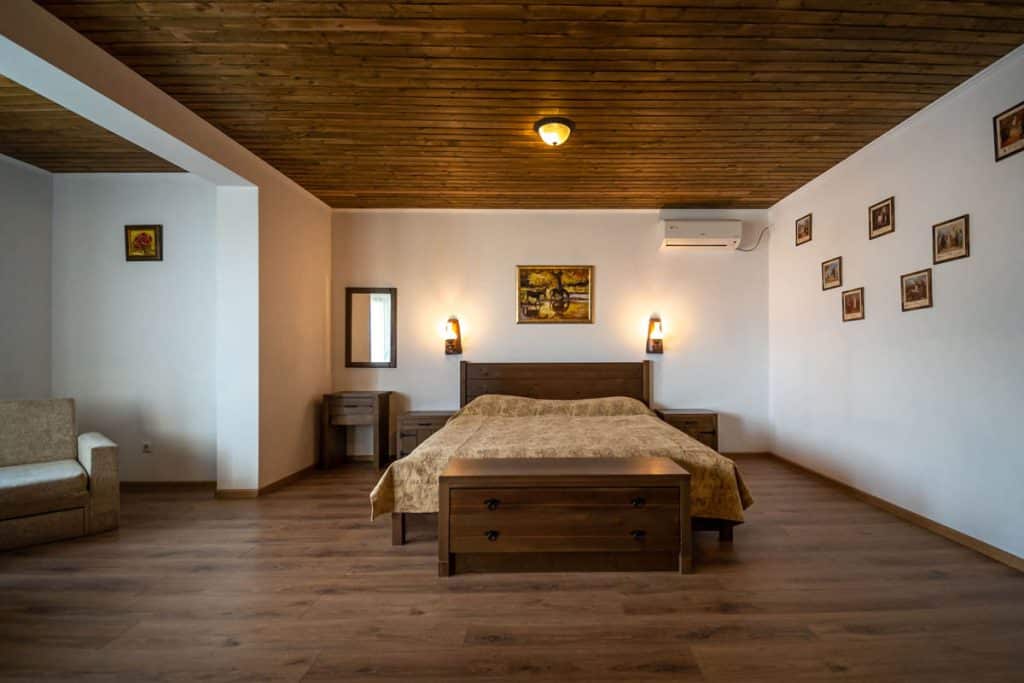 Тройна VIP стая - комплекс със спа, ресторант, хотел Стара Плиска